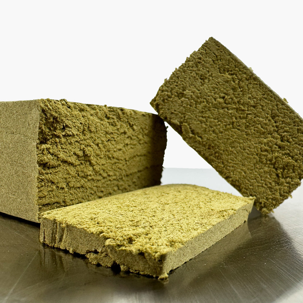 CBD Dry Sift pressé coupé en tranche
